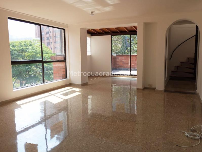 Spacious 3BR Apartment in El Poblado