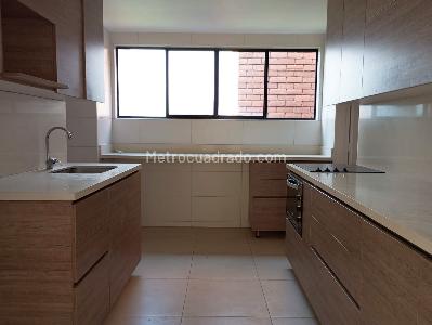 Apartamento de 3 alcobas en arriendo en Los Balsos, Medellín, 150 m² · foto 4 de 20
