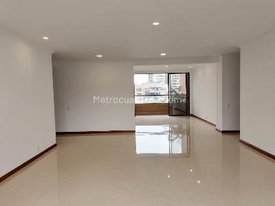 Apartamento en arriendo en El Poblado, Medellín · foto 4 de 19