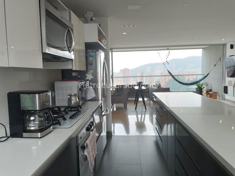 Apartamento Moderno de 3 Alcobas en El Poblado con Piscina - 8