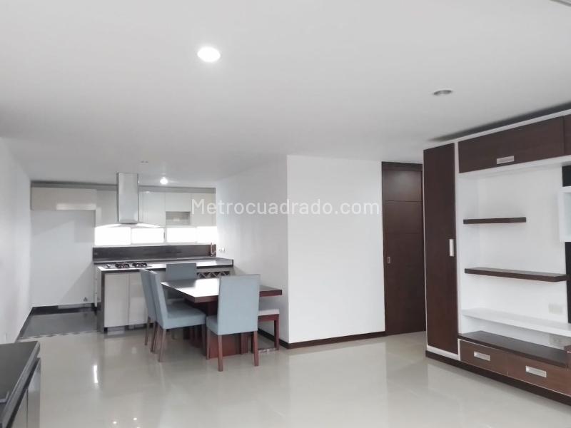 Apartamento de 3 Alcobas con Terraza en El Poblado - 2