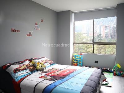 Apartamento de 2 alcobas en arriendo en El Poblado, Medellín, 122 m² · foto 16 de 20