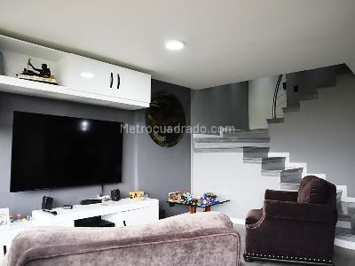 Apartamento de 2 alcobas en arriendo en El Poblado, Medellín, 122 m² · foto 2 de 20
