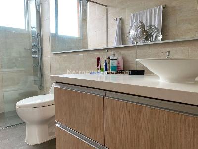 Apartamento de 3 alcobas en arriendo en El Poblado, Medellín, 117 m² · foto 12 de 13