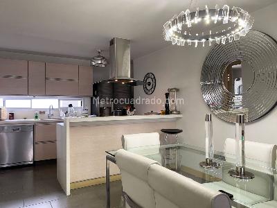 Apartamento de 3 alcobas en arriendo en El Poblado, Medellín, 117 m² · foto 5 de 13
