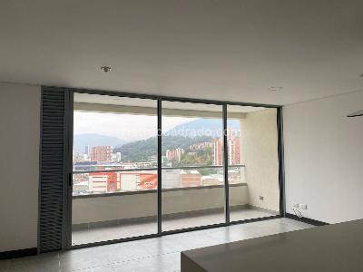 Apartamento de 2 alcobas en arriendo en El Poblado, Medellín, 80 m² · foto 2 de 15