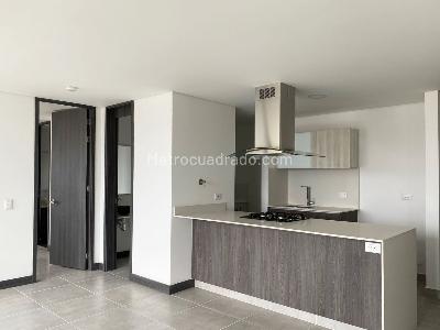 Apartamento de 2 alcobas en arriendo en El Poblado, Medellín, 80 m² · foto 4 de 15