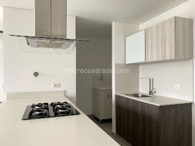Apartamento de 2 alcobas en arriendo en El Poblado, Medellín, 80 m² · foto 6 de 15