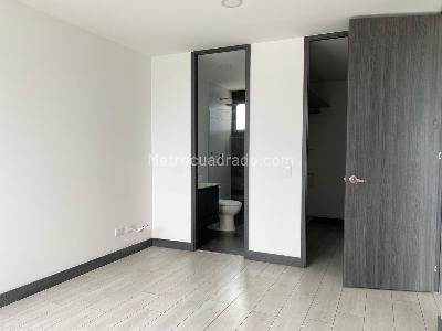 Apartamento de 2 alcobas en arriendo en El Poblado, Medellín, 80 m² · foto 9 de 15