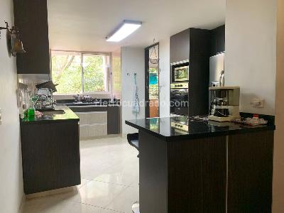 Apartamento de 3 alcobas en venta en La Florida, Medellín, 176 m² · foto 3 de 15