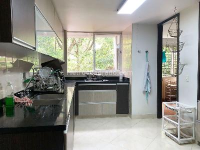Apartamento de 3 alcobas en venta en La Florida, Medellín, 176 m² · foto 6 de 15