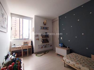 Apartamento de 3 alcobas en venta en Lalinde, Medellín, 117 m² · foto 11 de 17