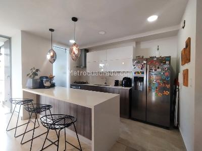 Apartamento de 3 alcobas en venta en Lalinde, Medellín, 117 m² · foto 5 de 17