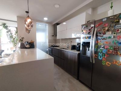 Apartamento de 3 alcobas en venta en Lalinde, Medellín, 117 m² · foto 6 de 17