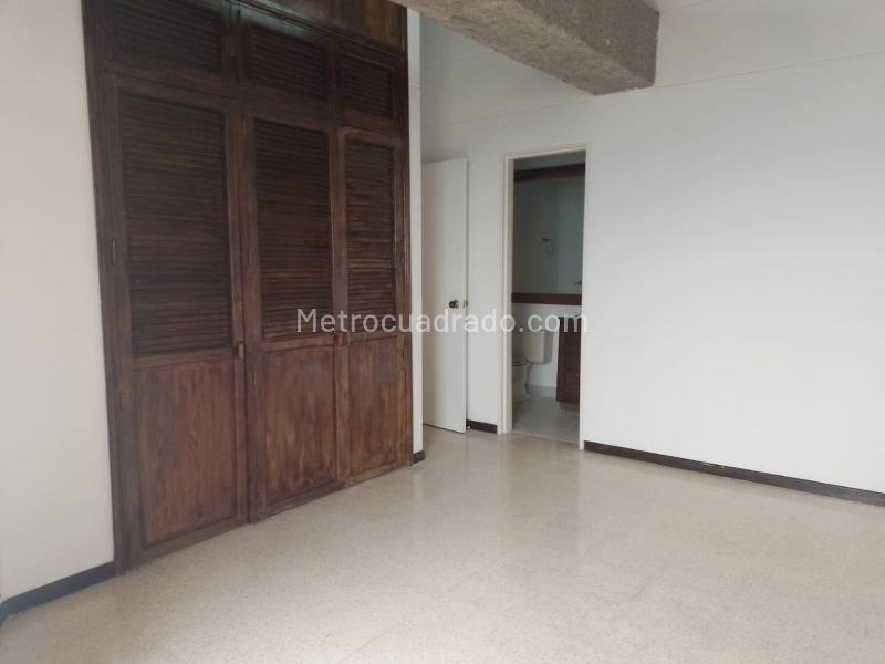 2BR Apartment in El Poblado with Security - 8