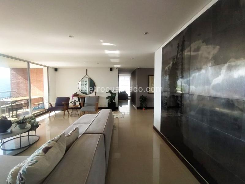 Apartamento Amplio de 3 Alcobas con Piscina en El Poblado - 3