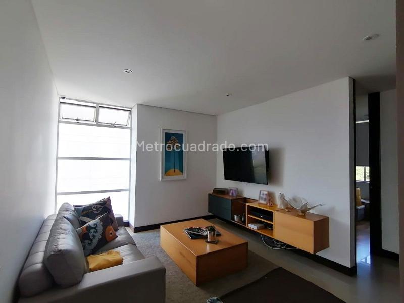 Apartamento Amplio de 3 Alcobas con Piscina en El Poblado - 7