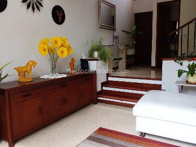 Casa de 3 alcobas en venta en El Poblado, Medellín, 249 m² · foto 3 de 20