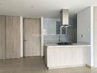 Apartamento de 2 alcobas en arriendo en Envigado, Envigado, 80 m² · foto 6 de 16