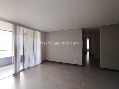Apartamento de 3 alcobas en arriendo en El Poblado, Medellín, 127 m² · foto 4 de 15