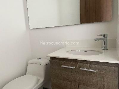 Apartamento de 2 alcobas en arriendo en Envigado, Envigado, 82 m² · foto 14 de 15