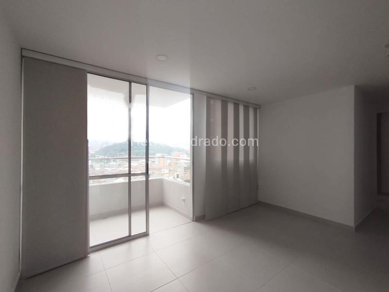 3BR Apartment in El Poblado with Balcony & Parking