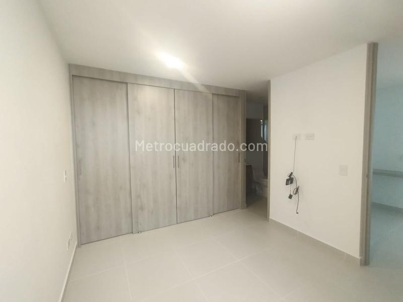 Apartamento de 3 Alcobas en El Poblado con Balcón y Parqueadero - 9