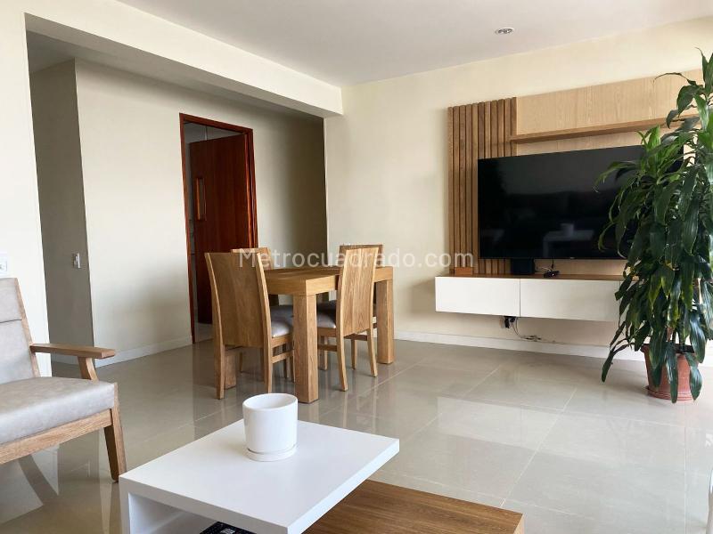 Furnished 2BR Apartment with Balcony in El Poblado - 2