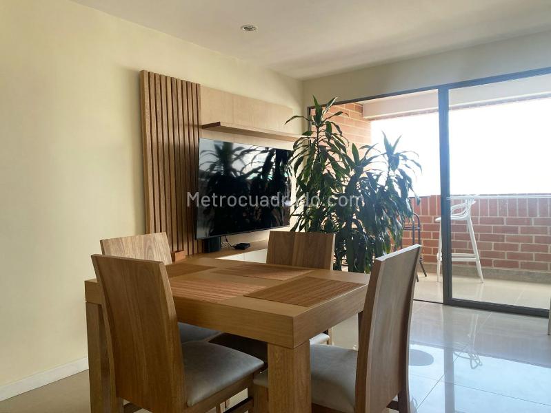 Furnished 2BR Apartment with Balcony in El Poblado - 3