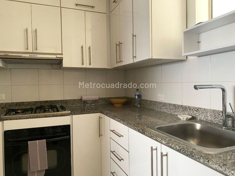 Furnished 2BR Apartment with Balcony in El Poblado - 4