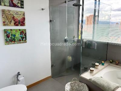 Apartamento de 3 alcobas en venta en San Lucas, Medellín, 267 m² · foto 18 de 20
