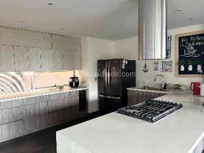 Apartamento de 3 alcobas en venta en San Lucas, Medellín, 267 m² · foto 4 de 20