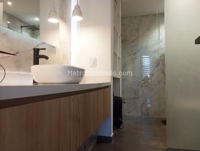 Apartamento de 2 alcobas en venta en El Poblado, Medellín, 113 m² · foto 14 de 16