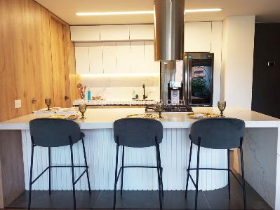 Apartamento de 2 alcobas en venta en El Poblado, Medellín, 113 m² · foto 4 de 16