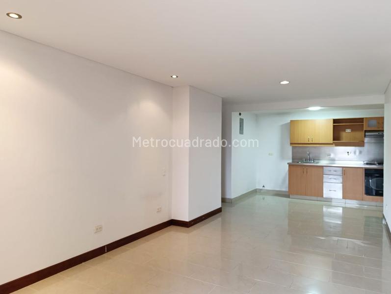 2BR Apartment with Balcony in El Poblado - 2