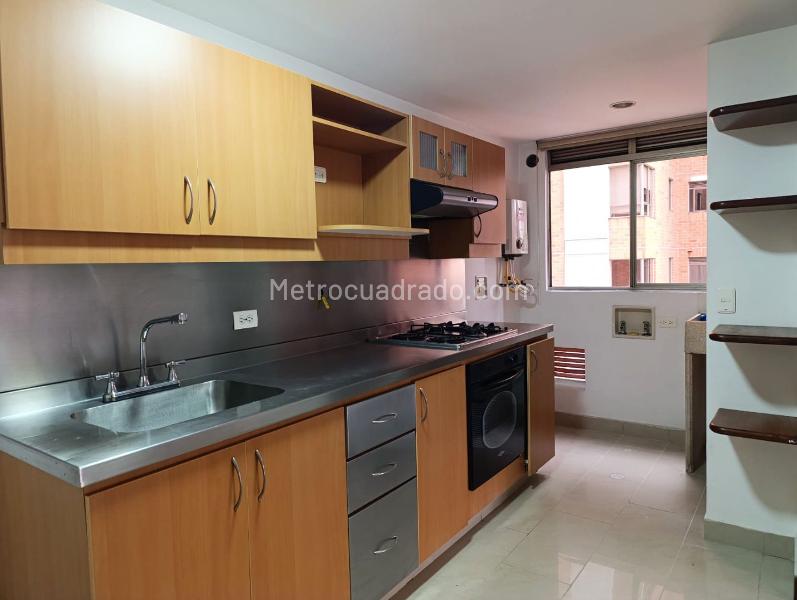 2BR Apartment with Balcony in El Poblado - 6