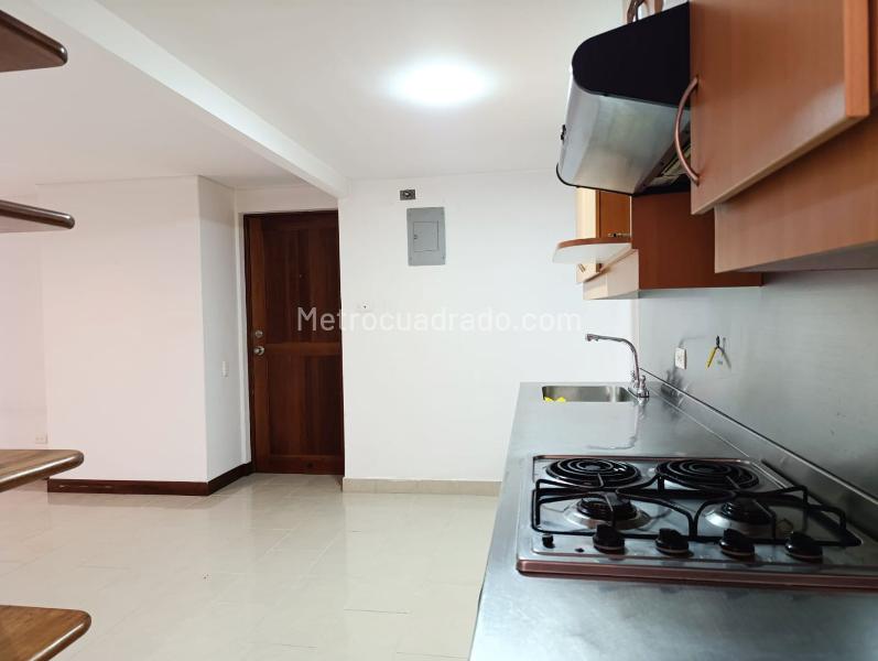2BR Apartment with Balcony in El Poblado - 7
