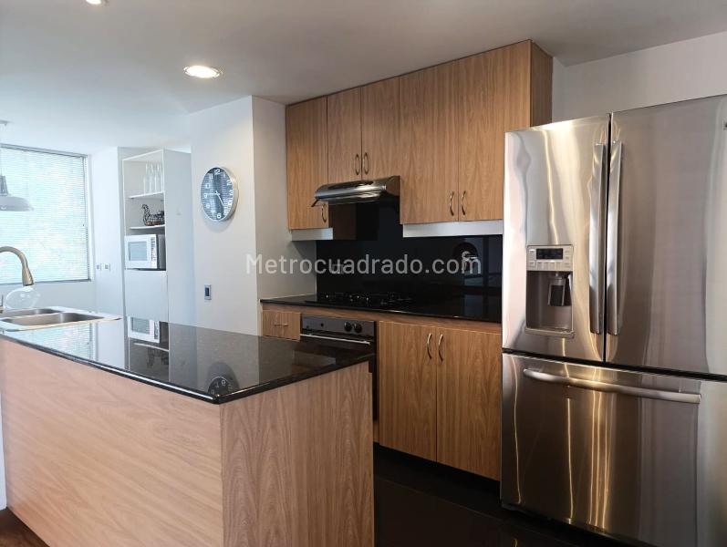 Apartamento Moderno de 2 Alcobas con Balcón en El Poblado El Tesoro - 4
