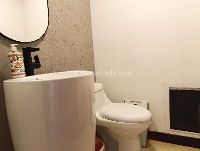 Apartamento de 2 alcobas en venta en El Poblado, Medellín, 183 m² · foto 18 de 20
