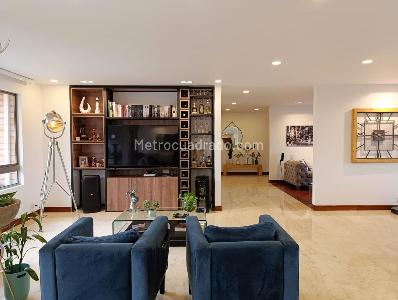 Apartamento de 2 alcobas en venta en El Poblado, Medellín, 183 m² · foto 2 de 20