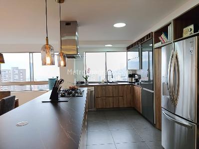 Apartamento de 2 alcobas en venta en El Poblado, Medellín, 183 m² · foto 5 de 20