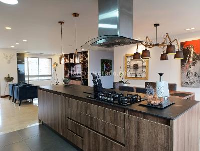 Apartamento de 2 alcobas en venta en El Poblado, Medellín, 183 m² · foto 7 de 20