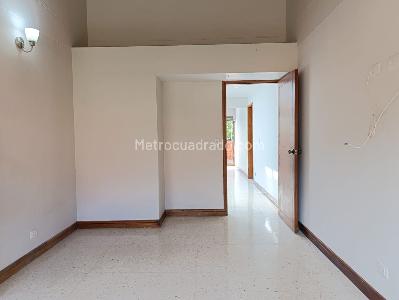 Casa en arriendo en El Poblado, Medellín · foto 12 de 19