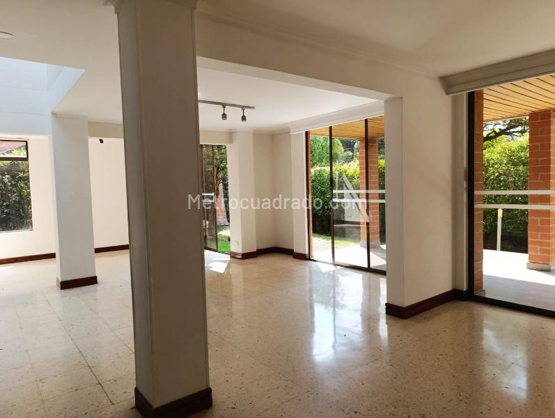 5BR House in El Poblado with Pool