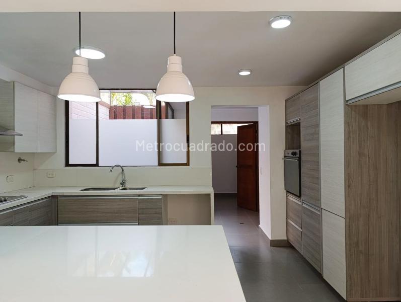 Casa de 5 Alcobas en El Poblado con Piscina - 7