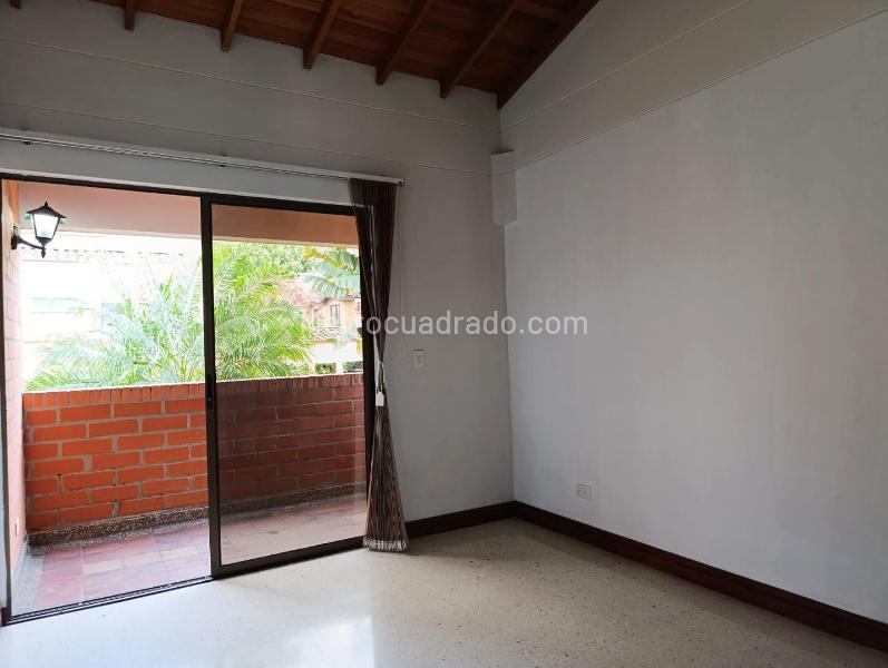 Casa de 5 Alcobas en El Poblado con Piscina - 8