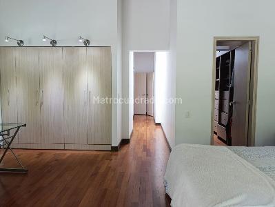 Casa de 3 alcobas en venta en El Poblado, Medellín, 325 m² · foto 11 de 20