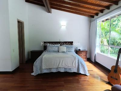 Casa de 3 alcobas en venta en El Poblado, Medellín, 325 m² · foto 12 de 20