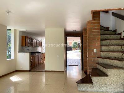 Casa de 3 alcobas en venta en Envigado, Envigado, 200 m² · foto 2 de 19