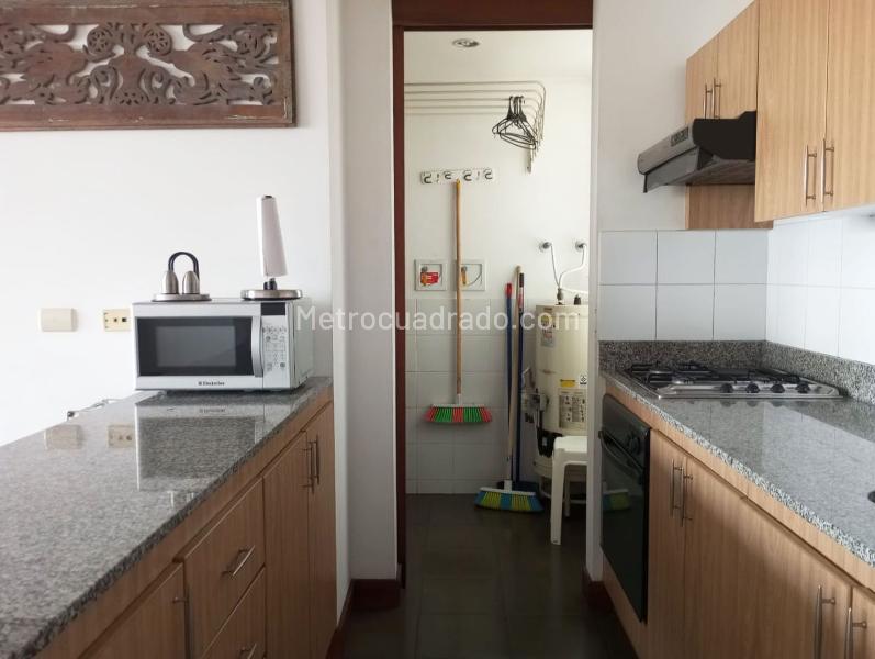 Furnished 2BR Apartment with Balcony in El Poblado - 4